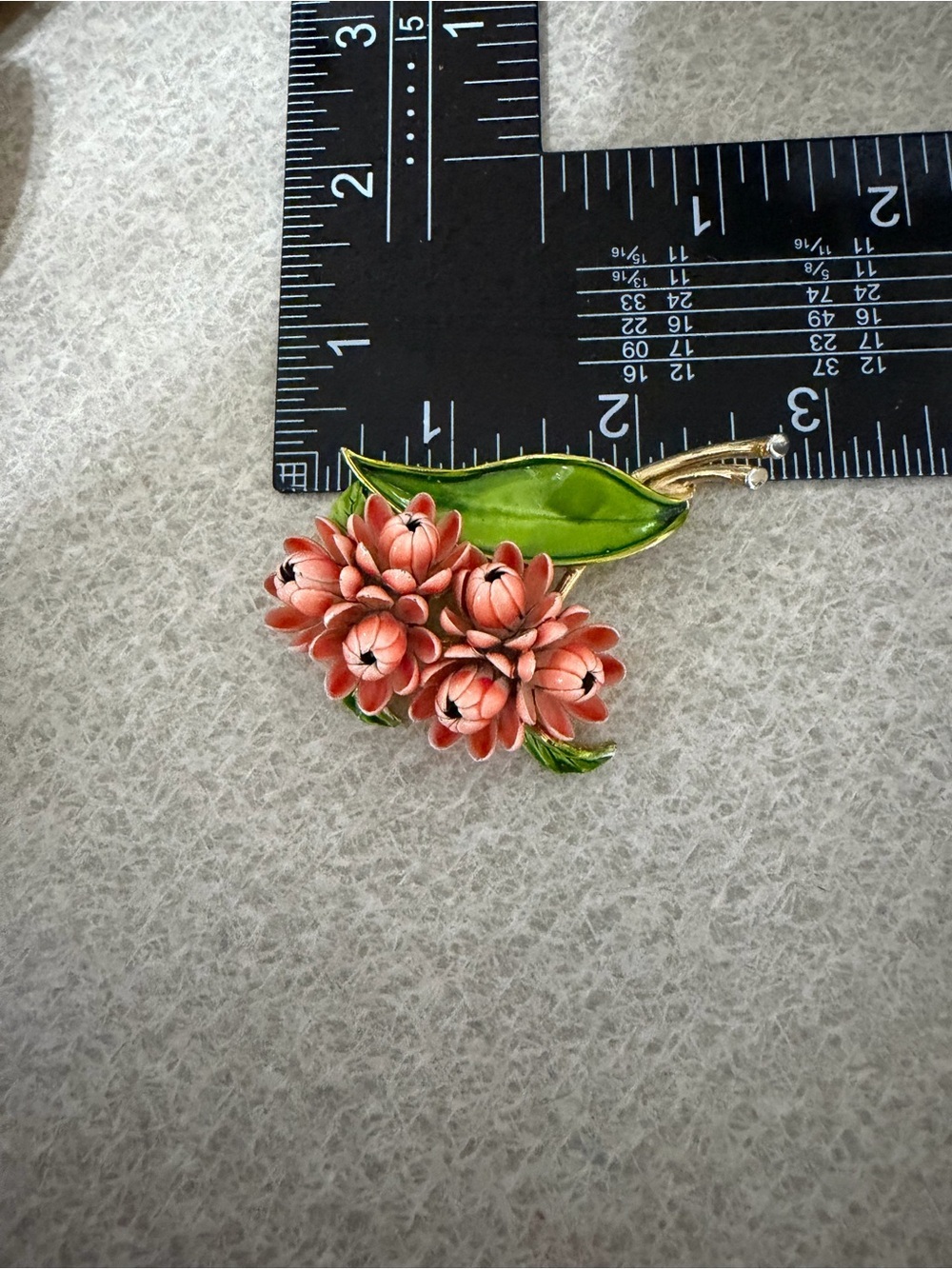 Vtg Mid-Century 3D Coral & Green Enamel Flower Bouquet Alice Caviness Style - Picture 4 of 9